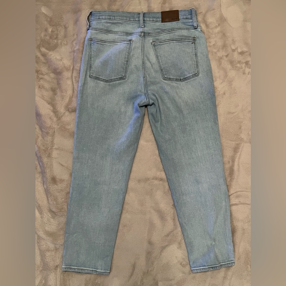 Madewell Mid-Rise Classic Straight Jeans in Wellingford Wash: Knee-Rip Edition - Picture 2 of 7